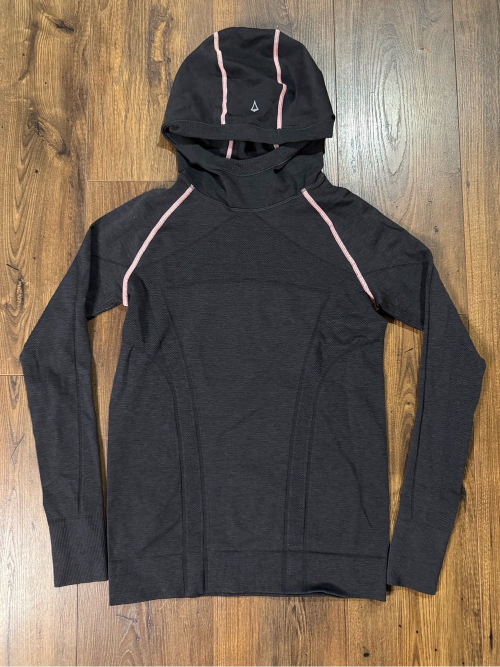 ivivva Hoodie Girls 14 Gray Pink Stretch Seamless Pullover Thumbholes Gym Train - Picture 2 of 9